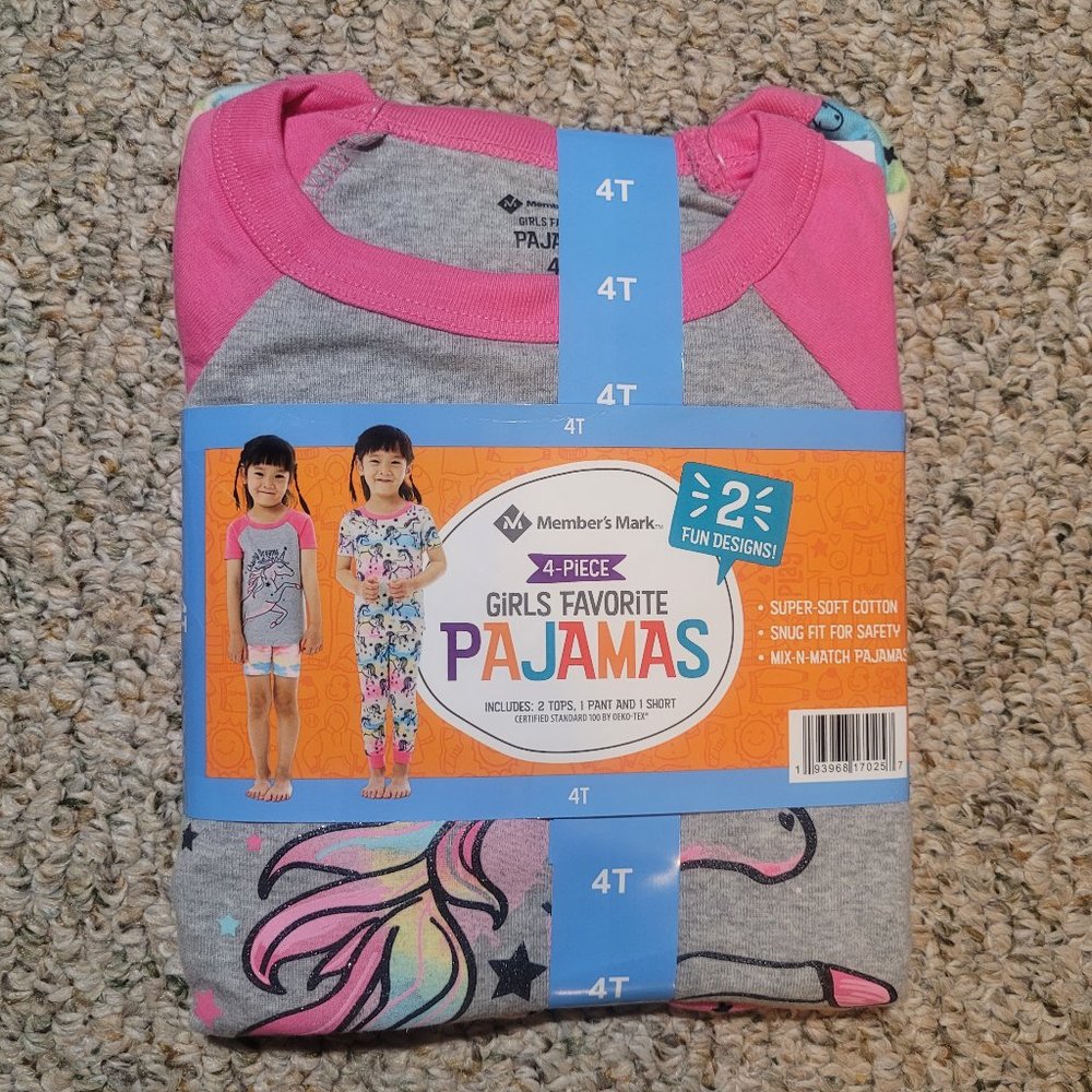 4 Piece Pajama Set in Size 4T Pink Unicorns